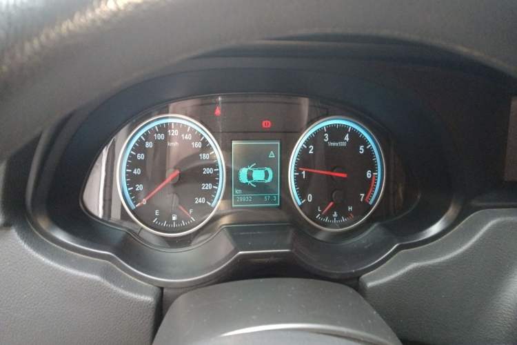 Used Brilliance V5 2014 1.5T Manual Two-Wheel Drive Sport Model
