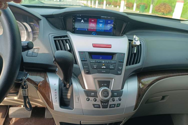 Used Honda Odyssey 2014 2.4L Elite Edition Audio And AC Panel