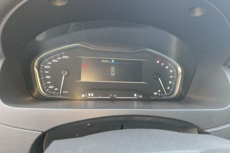 Used SAIC MAXUS G20 2023 ES 2.0T Gasoline Automatic Value Edition Instrument Cluster