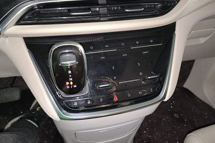 Used Buick GL8 2020 Avenir Avia Six-Seat Deluxe Edition
