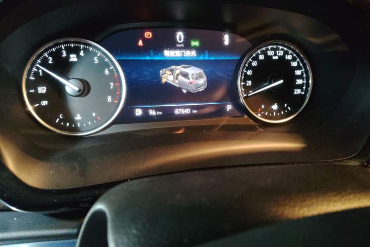 Used Buick GL8 2023 Land Executive Class Comfort Model
