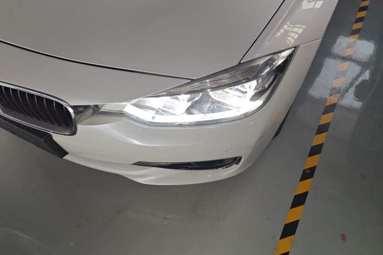 Used BMW 3 Series 2016 320Li Ambition Model
