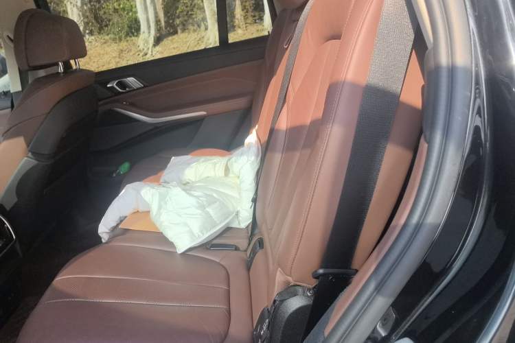 Used BMW X7 2021 xDrive40i Luxury Package with Leading Features