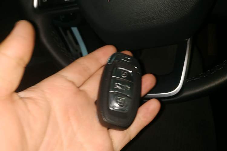 Used Hongqi E-QM5 2022 431 km Charge & Enjoy Edition Vehicle Key