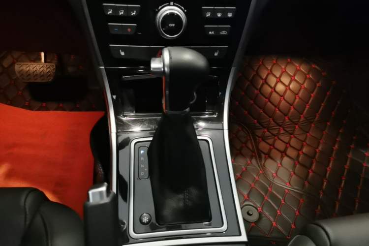 Used Haval H2 2016 Red Label 1.5T Automatic Two-Wheel Drive Elite Model
