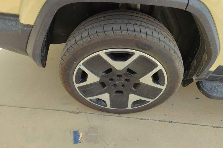 Used iCAR V27 2026 Model 200KM Four-Wheel Drive Falcon 700 Exterior 5