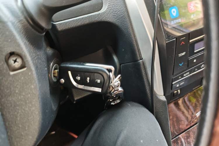 Used Toyota Camry 2015 2.0G Premier Edition
