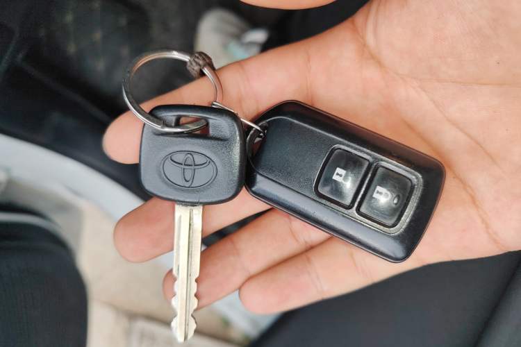 Used Toyota YARiS L Zhi Xiang 2017 1.5E CVT Dynamic Edition Vehicle Key