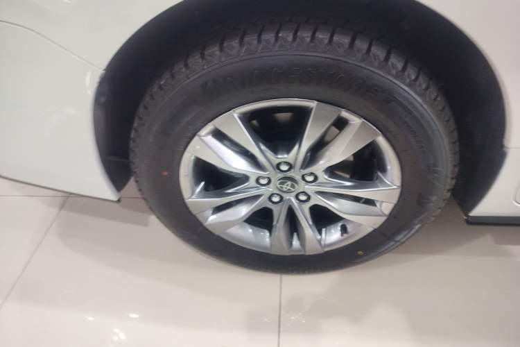 Used Toyota SIENNA 2024 2.5L Hybrid Four-Wheel Drive Prestige Edition