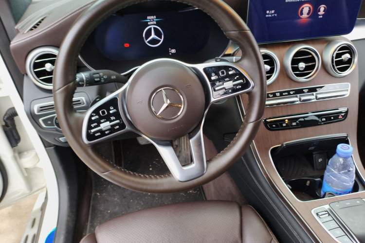 Used Mercedes-Benz GLC 2021 GLC 300 L 4MATIC Dynamic Model Steering Wheel