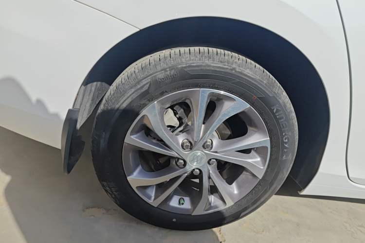 Used Buick Verano 2023 Pro Enjoyment Edition Right Rear Wheel Hub