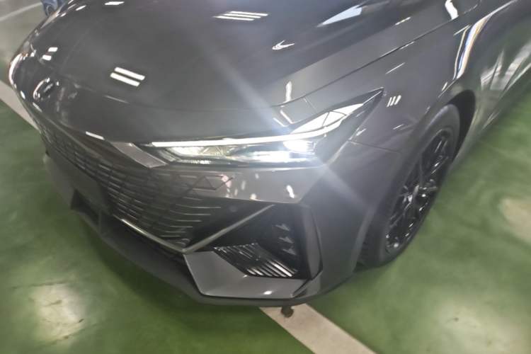Used CHANGAN UNI-V 2022 1.5T Prestige Version
