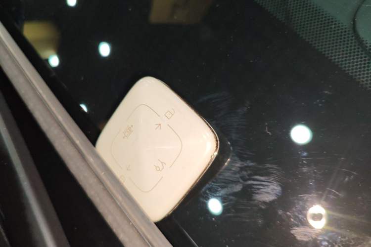 Used Zeekr 7X 2025 100 kWh Long-Range Rear-Wheel Drive with Intelligent Driving Features
