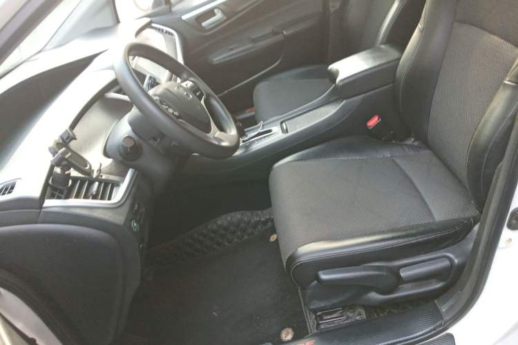 Used Honda Jade 2013 1.8L automatic Comfort version 5 seats
