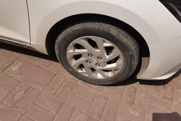 Used Hyundai Verna (new generation) 2020 1.4L Manual GLS Cool Edition Right Front Wheel Hub