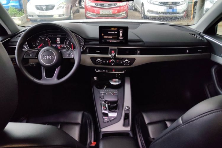 Used Audi A4L 2018 30th Anniversary Edition 40 TFSI Trendy Model Center Console