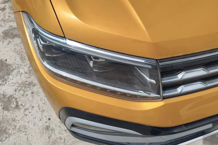 Used Volkswagen T-Cross 2019 280TSI DSG Comfort Edition Right Front Headlight
