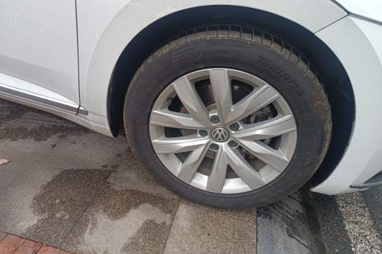 Used Volkswagen FAW-Volkswagen CC 2019 330TSI Huayan Edition China VI Right Front Wheel Hub