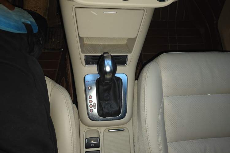 Used Volkswagen Tiguan L 2013 1.8 TSI Automatic All-Wheel Drive Luxury Model
