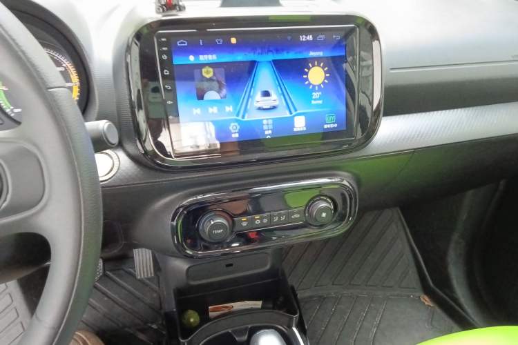 Used Roewe Clever 2021 302 km New Four-Seater Super-Efficient Version Audio And AC Panel