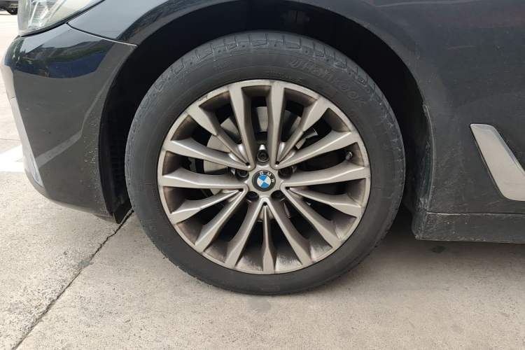 Used BMW 5 Series 2021 525Li Luxury Package Left Front Wheel Hub