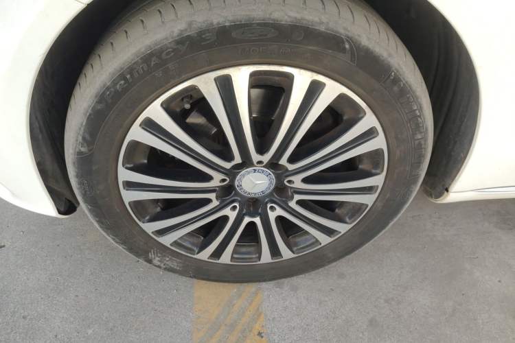 Used Mercedes-Benz C-Class 2015 Facelift C 200 L