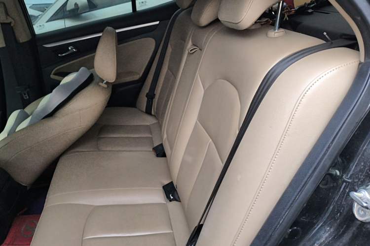 Used Bestune B70 2014 2.0L automatic luxury version Left Rear Seat