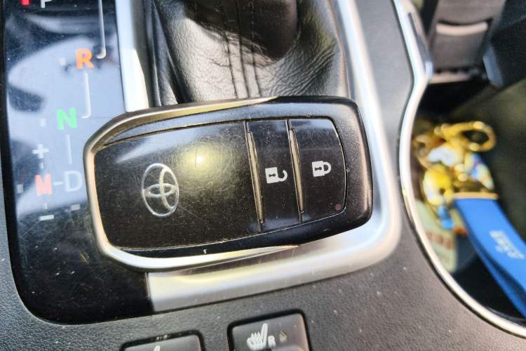 Used Toyota Highlander 2018 2.0T Four-Wheel Drive Luxury Edition 7 Seats China V Emission Standard
