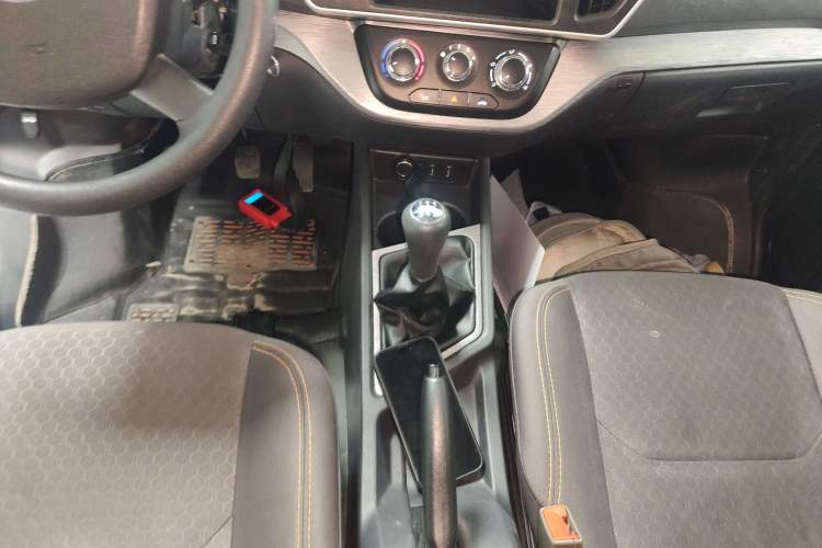 Used Chana Ruixing M60 2023 1.5L GDI Comfort-Class Passenger Vehicle 6/7 Seats
