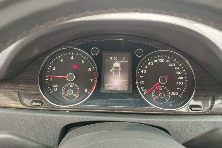 Used Volkswagen Magotan 2012 Facelift 1.8TSI Prestige Model Instrument Cluster