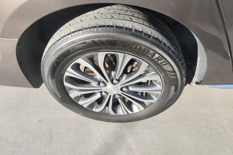 Used Buick GL8 2023 Land Executive Class Comfort Model