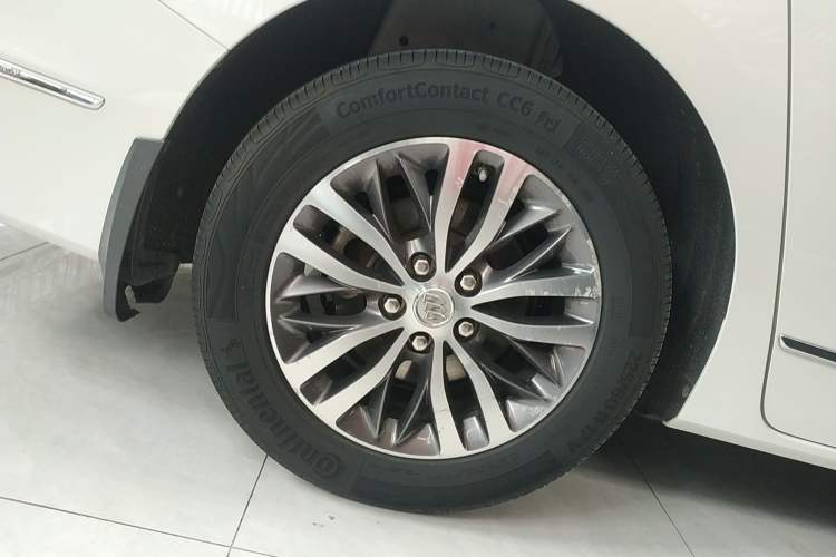 Used Buick GL8 2017 ES 28T Flagship Model China V Standard
