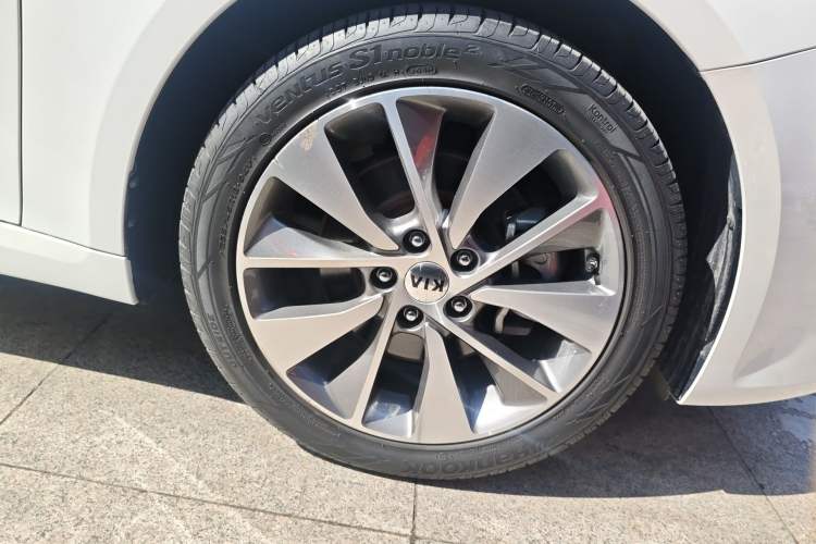 Used Kia K5 2017 2.0L Automatic 15th Anniversary Special Edition LUX
