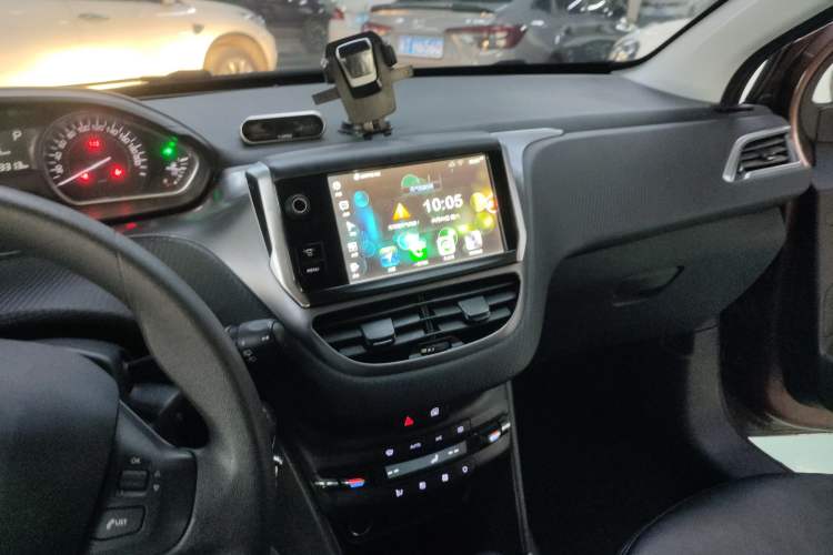 Used Peugeot 2008 2014 1.6L Automatic Fashion Edition Audio And AC Panel