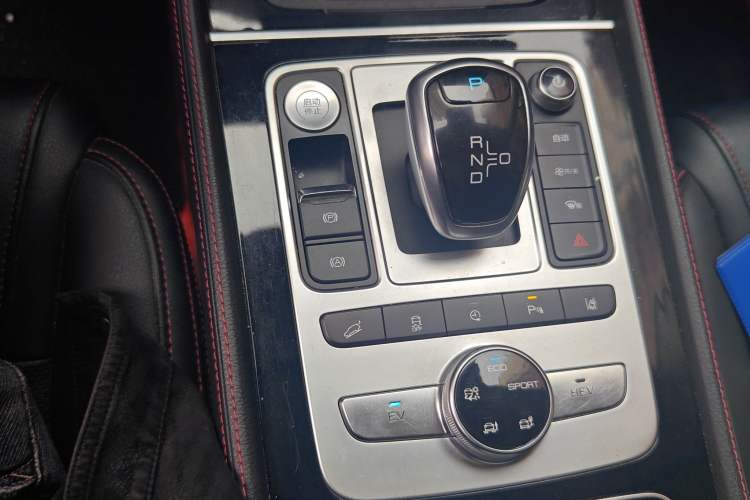 Used BYD Tang New Energy 2020 DM 2.0T Dual-Engine All-Wheel Drive Prestige 7-Seater China VI Standard Gear Lever