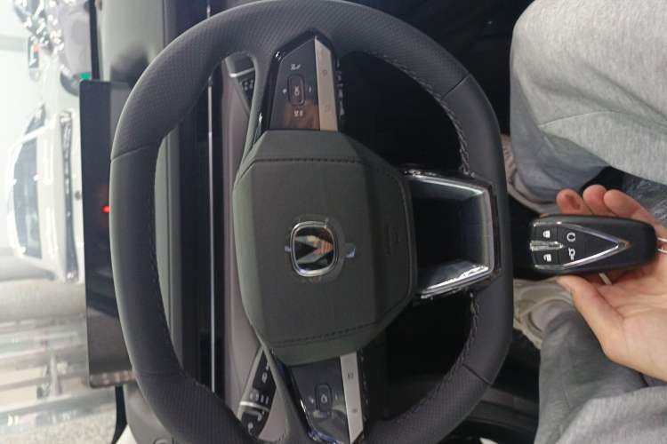 Used CHANGAN Eado PHEV 2025 Smart New Blue Whale 145KM Battleship Edition