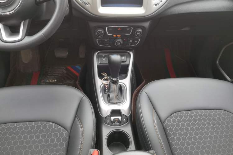 Used Jeep Compass 2019 220T Automatic Enjoyment Version Gear Lever