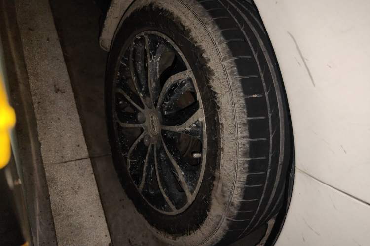 Used BYD S7 2015 2.0T Upgraded Automatic Flagship Version Right Front Wheel Hub