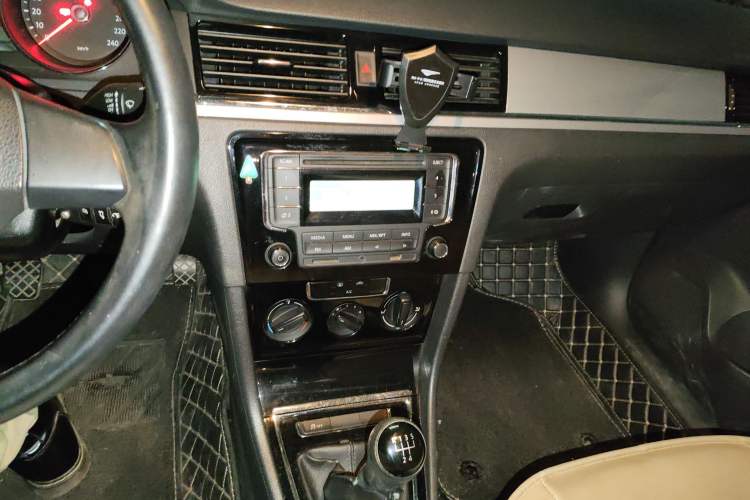 Used Volkswagen Bora 2014 1.6L Manual Fashion Edition
