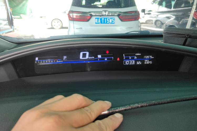 Used Honda Jade 2014 1.8L Automatic Comfort Elite Version 5 Seats
