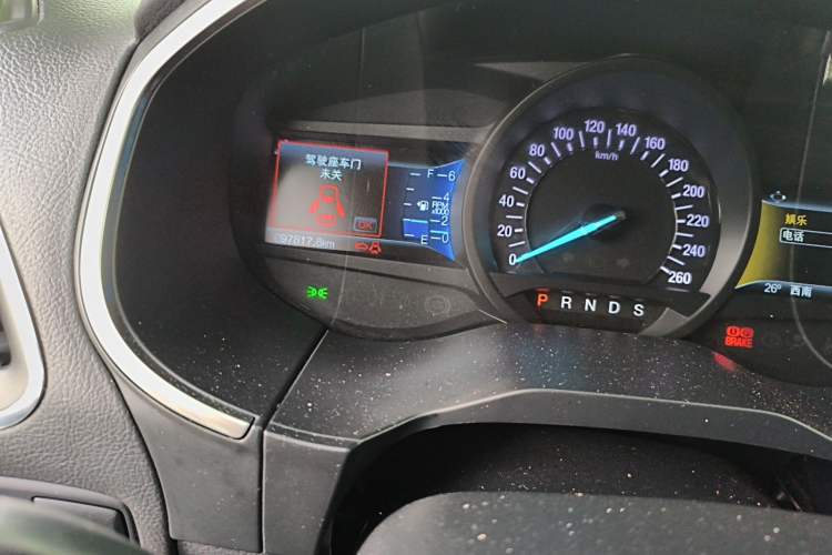 Used Ford Edge 2018 EcoBoost 245 Two-Wheel-Drive Titanium 7-Seater China V Standard Odometer Close Up