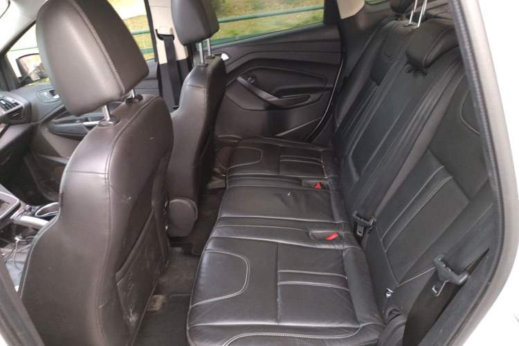 Used Ford Kuga 2015 2.0L GTDi Four-Wheel-Drive Sport Model Left Rear Seat