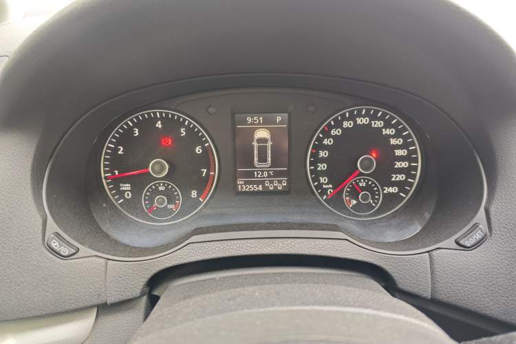 Used Volkswagen Sharan 2013 1.8TSI Standard Model
