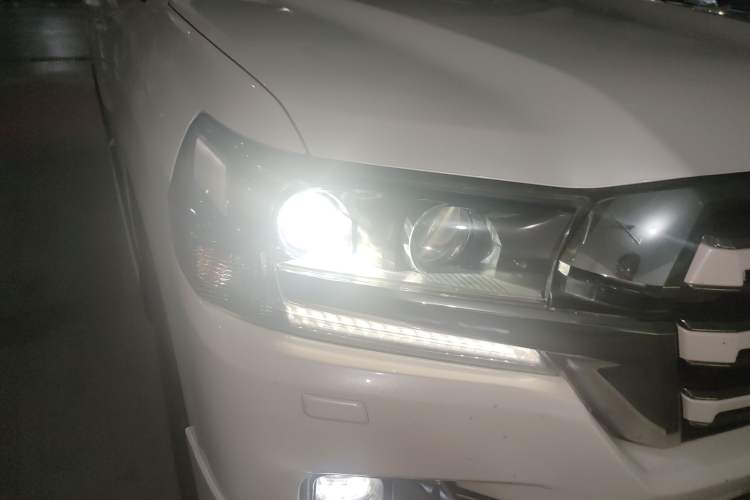 Used Toyota Land Cruiser 
