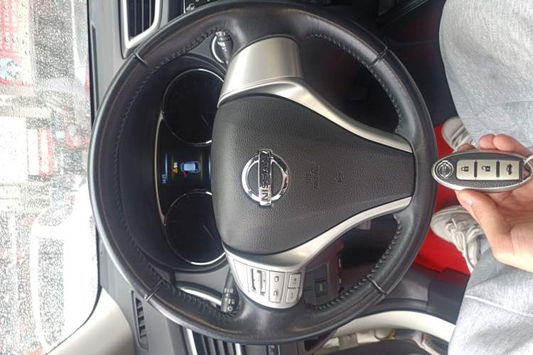 Used Nissan X-Trail 2015 2.0L CVT Comfort MAX Edition 2WD
