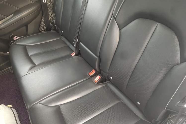 Used Roewe RX5 2016 20T Two-Wheel Drive Automatic Internet Smart Edition Left Rear Seat