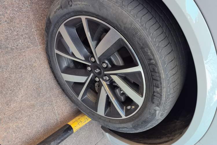 Used Li Auto L8 2023 Air model