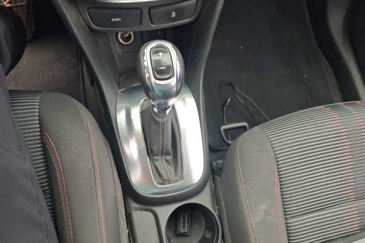 Used Buick Encore 2015 1.4T Automatic Two-Wheel Drive Urban Elite Version