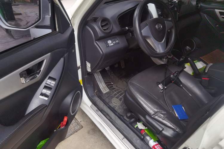 Used Lifan Auto X60 2012 Discovery Edition 1.8L Manual Comfort Model
