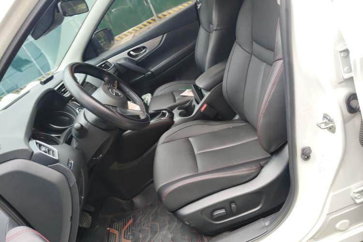 Used Nissan Qashqai 2022 2.0L CVT XV Premier Luxury Edition Left Front Seat